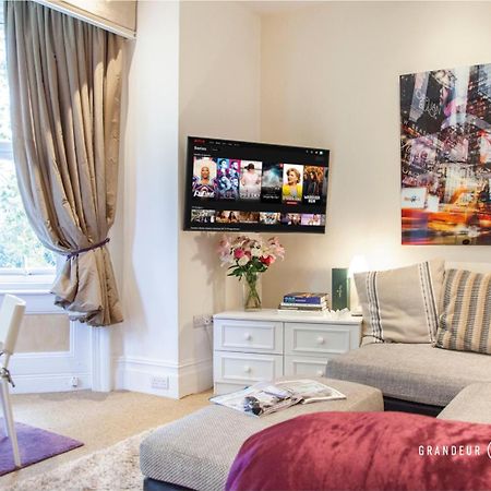 Treetop Suite By Grandeur Property ボーンマス エクステリア 写真