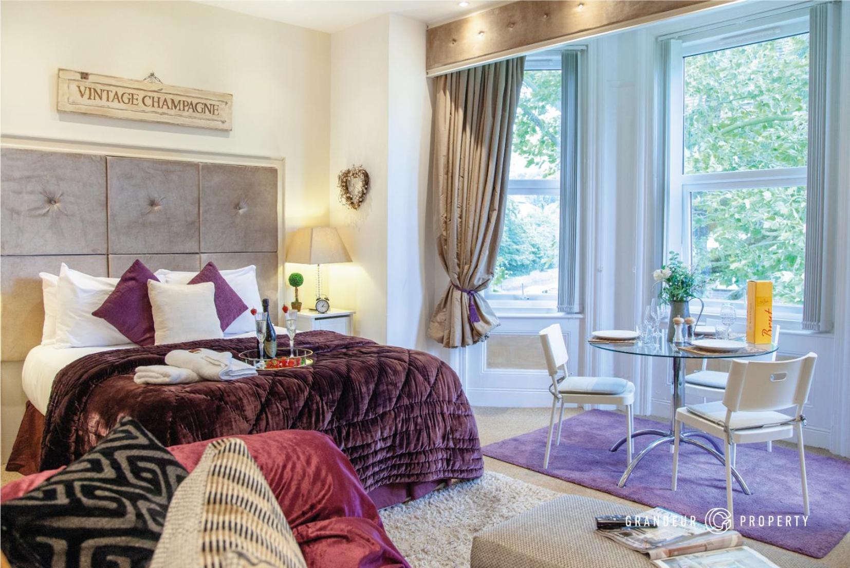 Treetop Suite By Grandeur Property ボーンマス エクステリア 写真