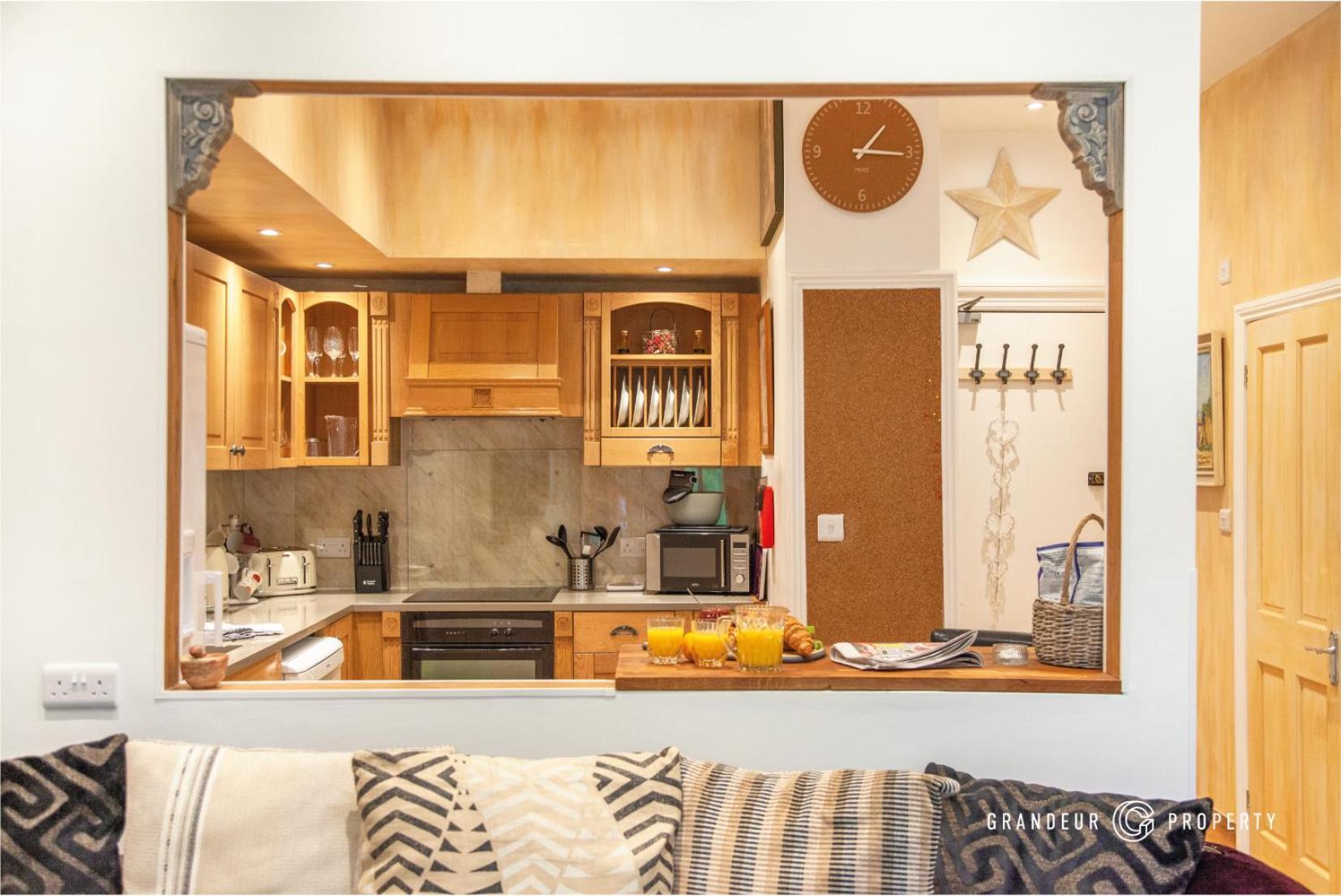 Treetop Suite By Grandeur Property ボーンマス エクステリア 写真